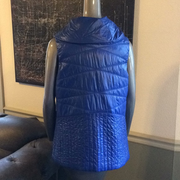 Lucy Lightweight Packable Puffer Vest - Picture 3 of 8